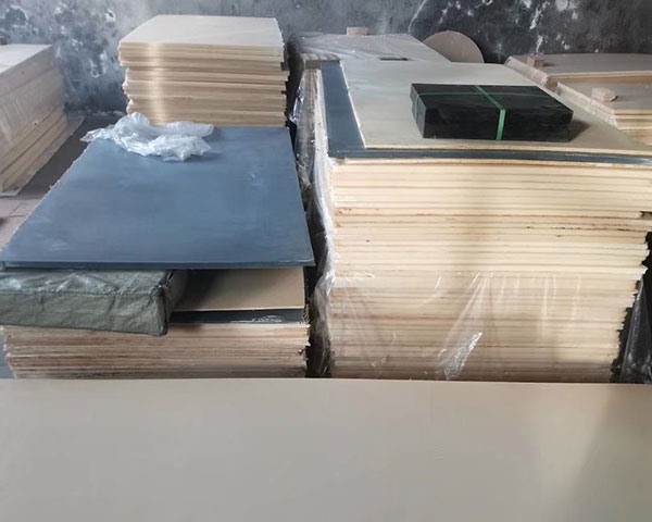 Lembaran nilon yang mengandung minyak